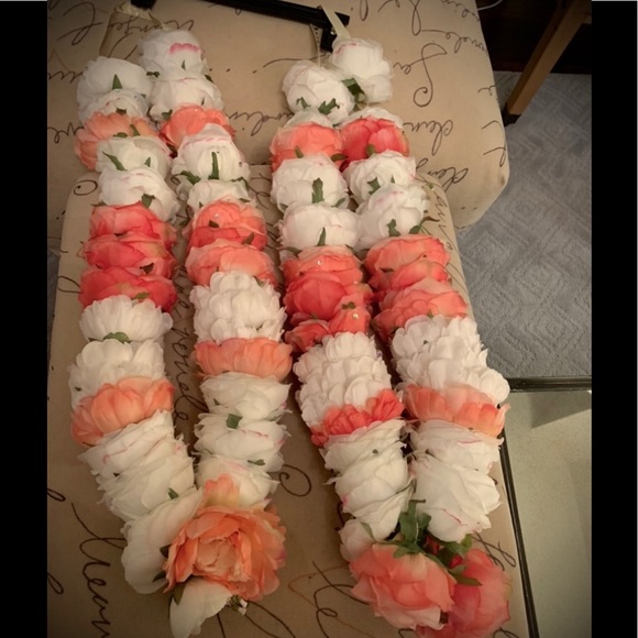 Pair of Indian wedding garlands , haar , mala in peach ivory silk flowers . - Picture 2 of 2